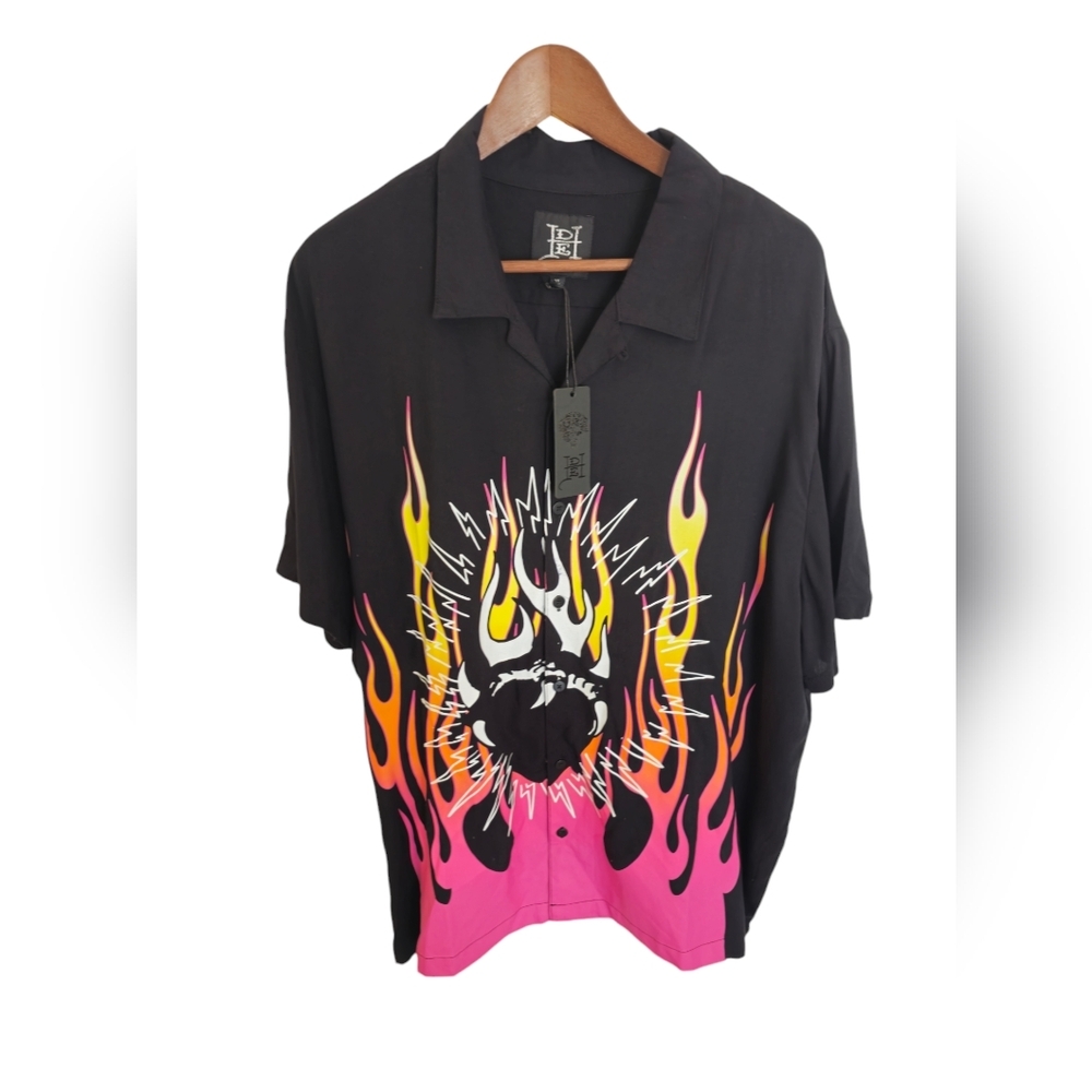 NWT Ed Hardy Men's Fire Heart Camp Short Sleeve Shirt Black  Size Small